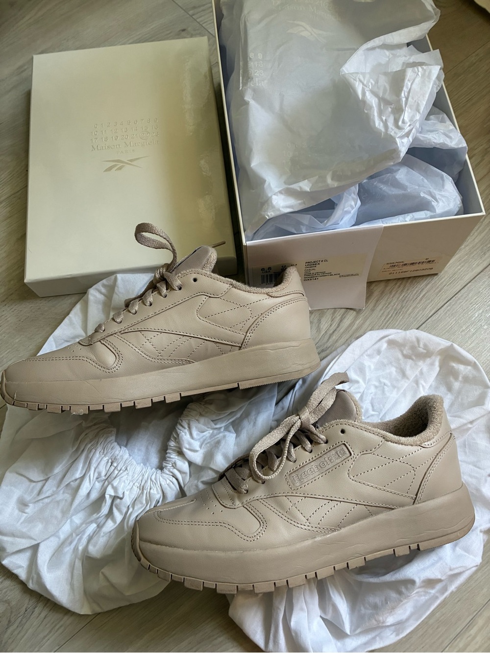Reebok x Maison Margiela Classic Leather Tabi Sneaker - Picture 3 of 7